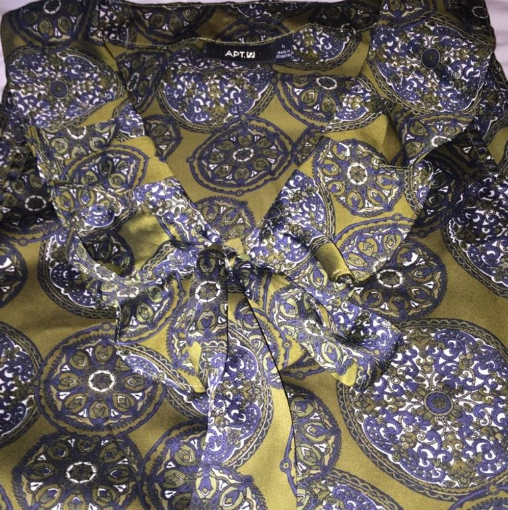 Sold locally PRICE DROP ✨Apt 9 Ruffled Top - Picture 4 of 4